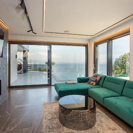 Villa Platinum